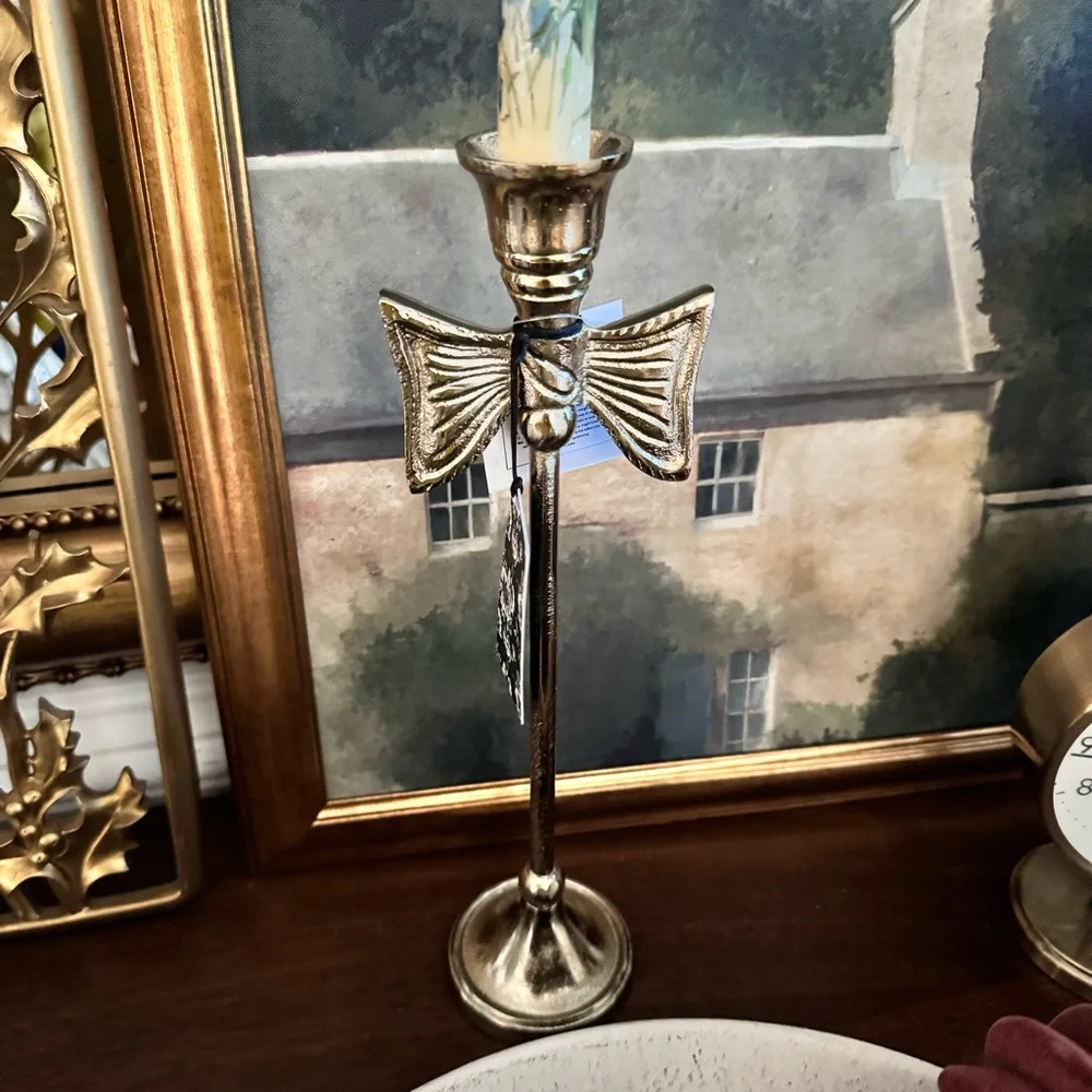 Tahari Valentines GOLD BOW Candle Holder